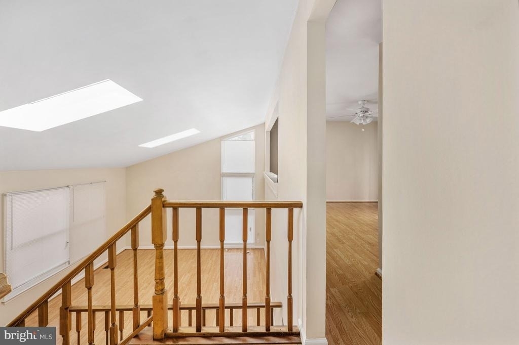 10704 Whiperwhill Court N - Photo 28