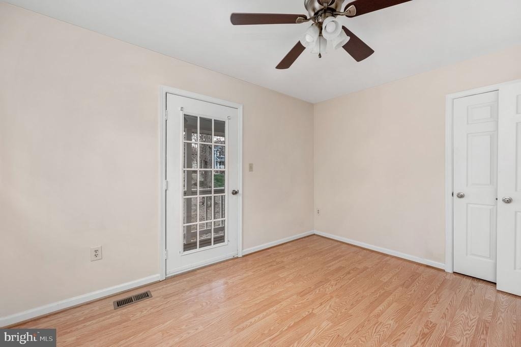 10704 Whiperwhill Court N - Photo 23