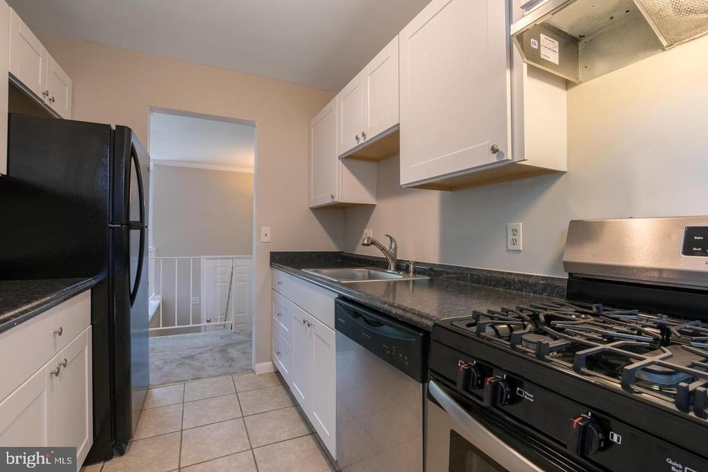 5592 Shannon Court - Photo 7