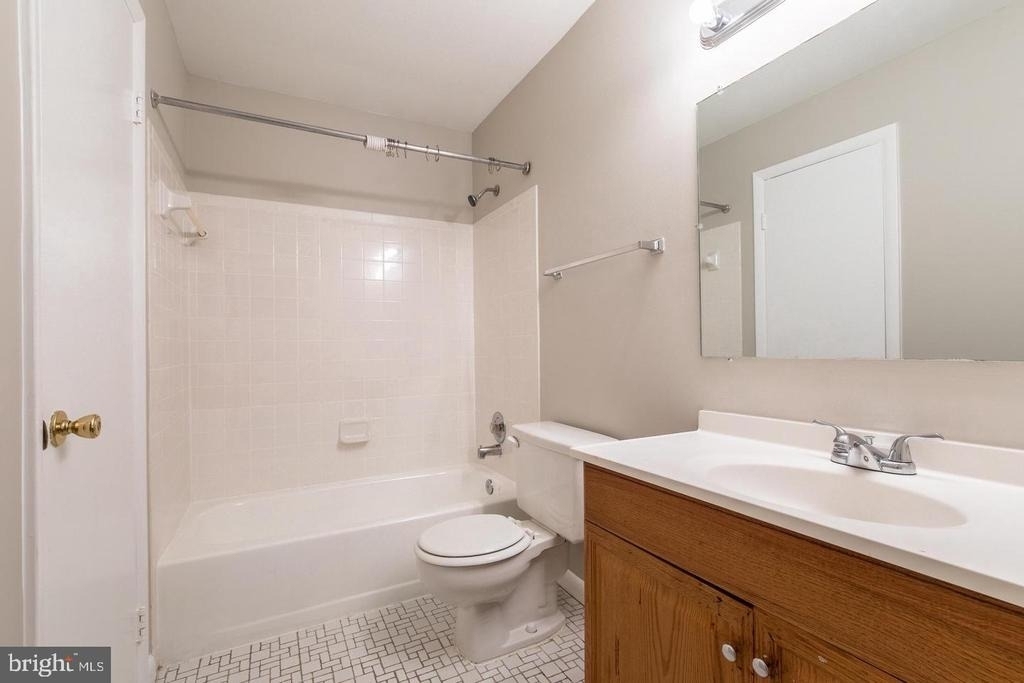 5592 Shannon Court - Photo 18