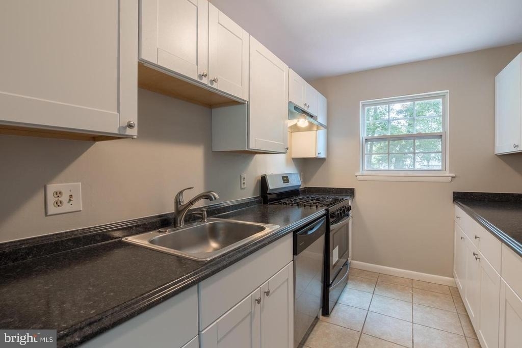 5592 Shannon Court - Photo 6