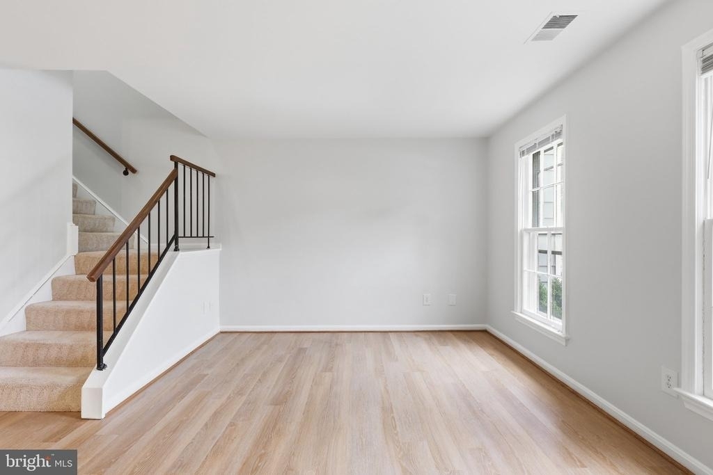 8013 Dayspring Court - Photo 6