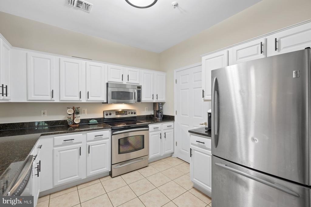 4550 Strutfield Lane - Photo 6