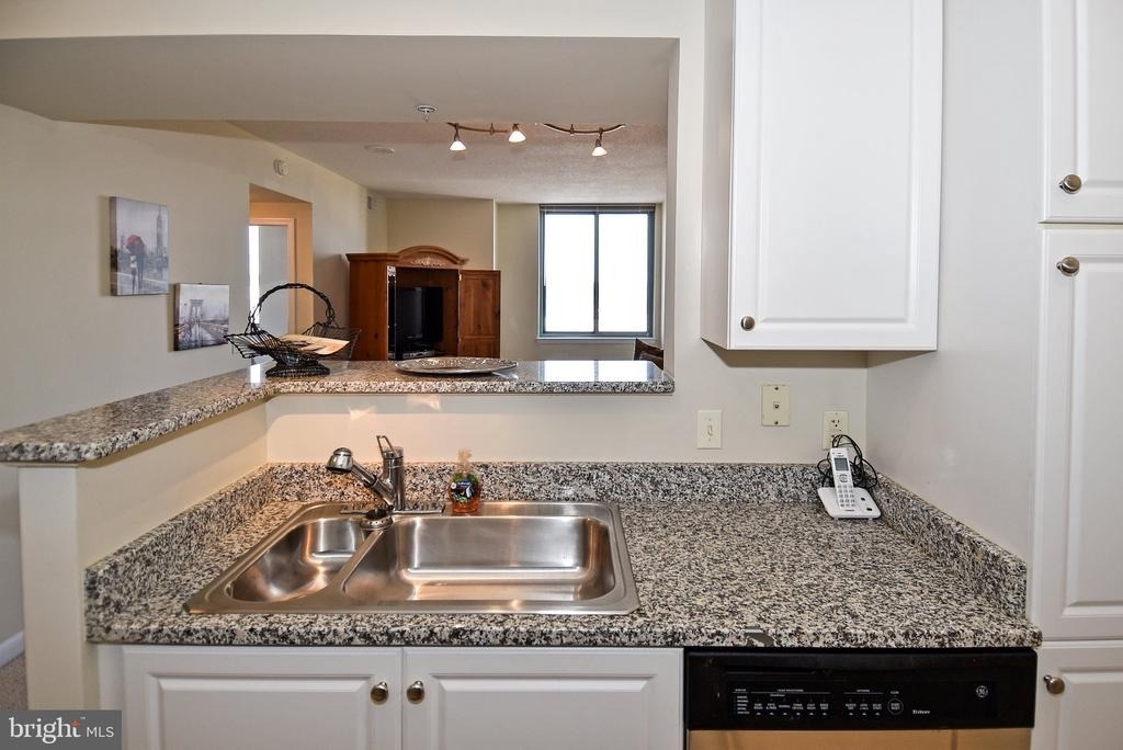 851 N Glebe Road - Photo 13