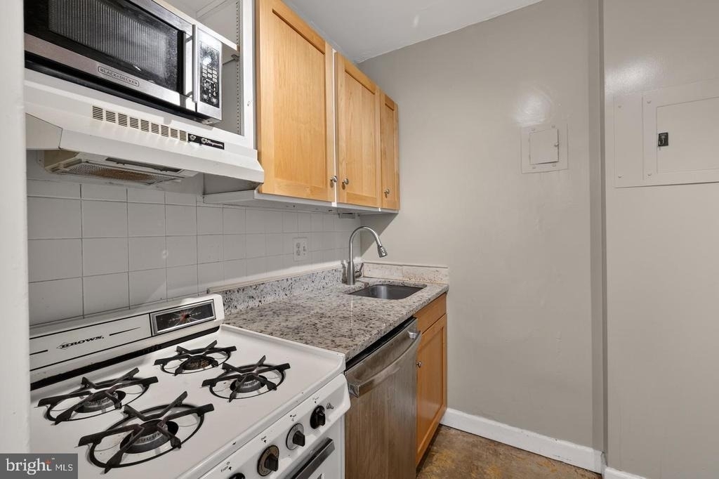1121 Arlington Boulevard - Photo 11