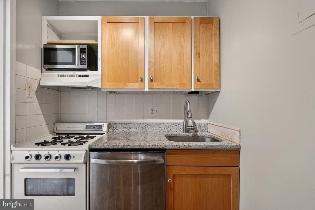 1121 Arlington Boulevard - Photo 10