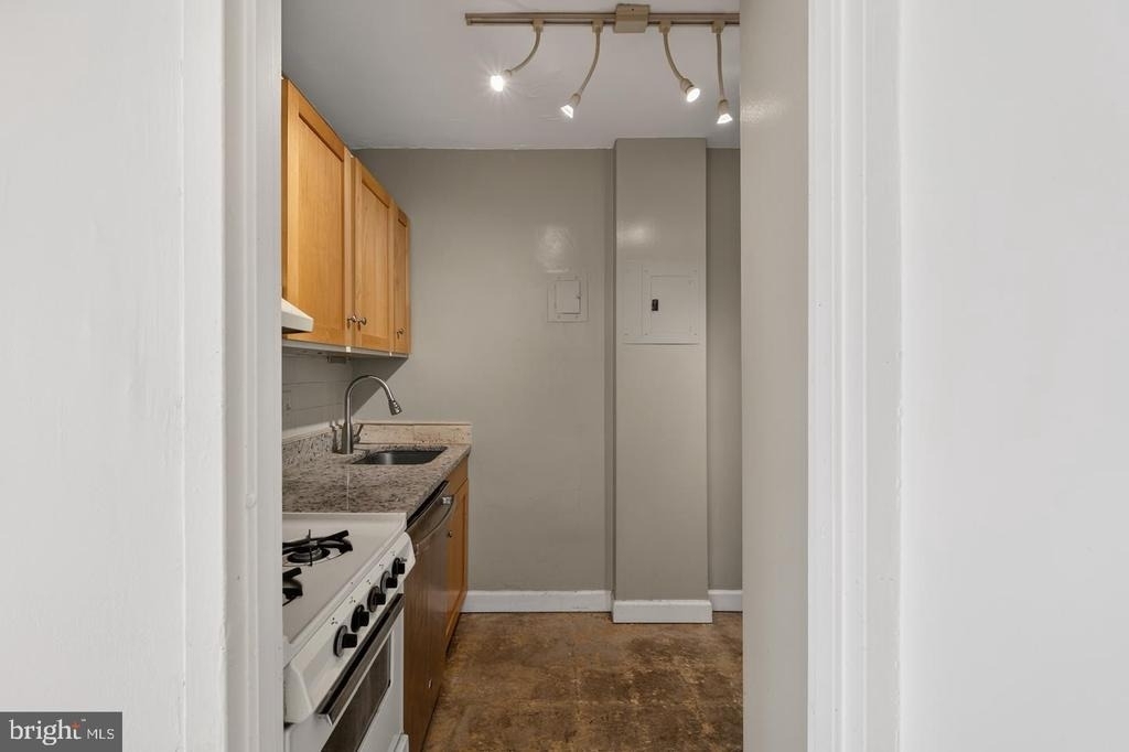 1121 Arlington Boulevard - Photo 9