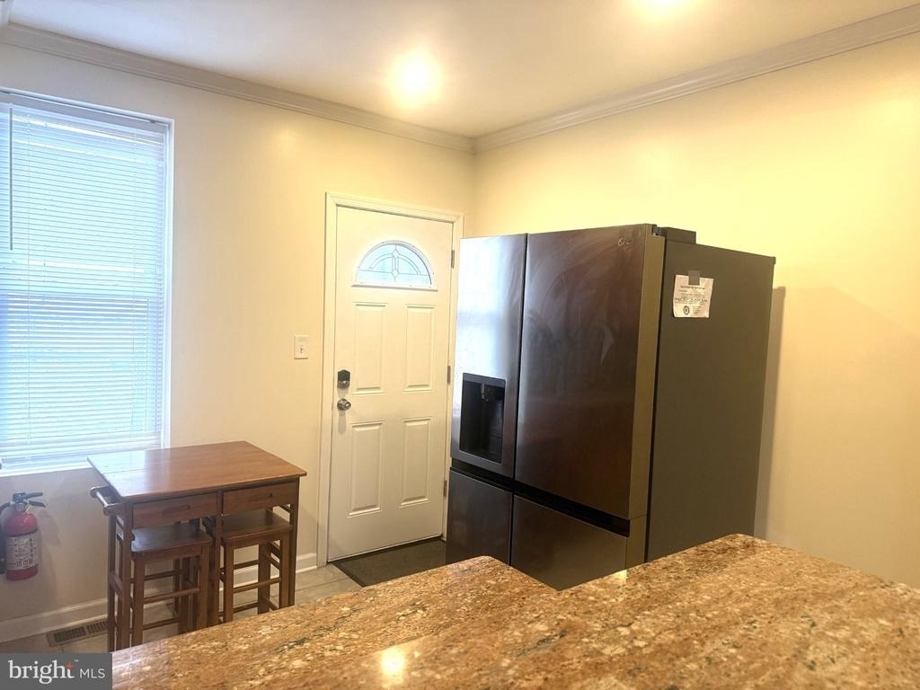 3702 Midvale Avenue - Photo 4