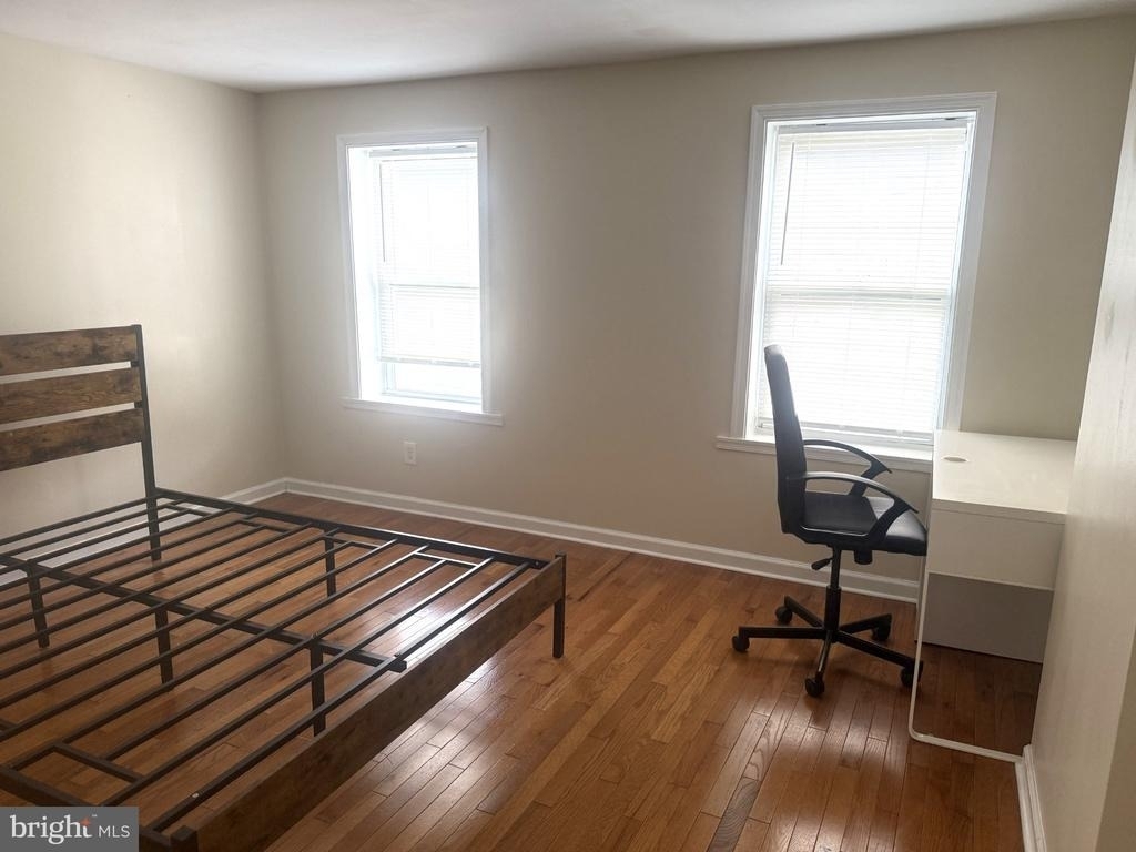 3702 Midvale Avenue - Photo 10