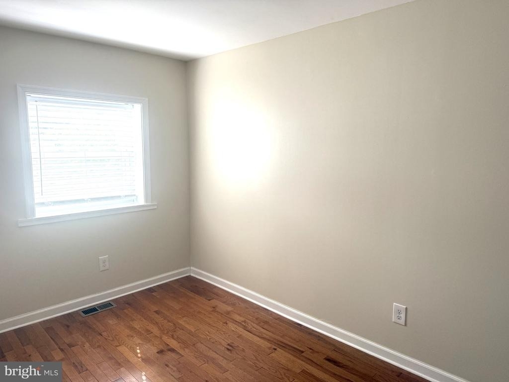 3702 Midvale Avenue - Photo 11