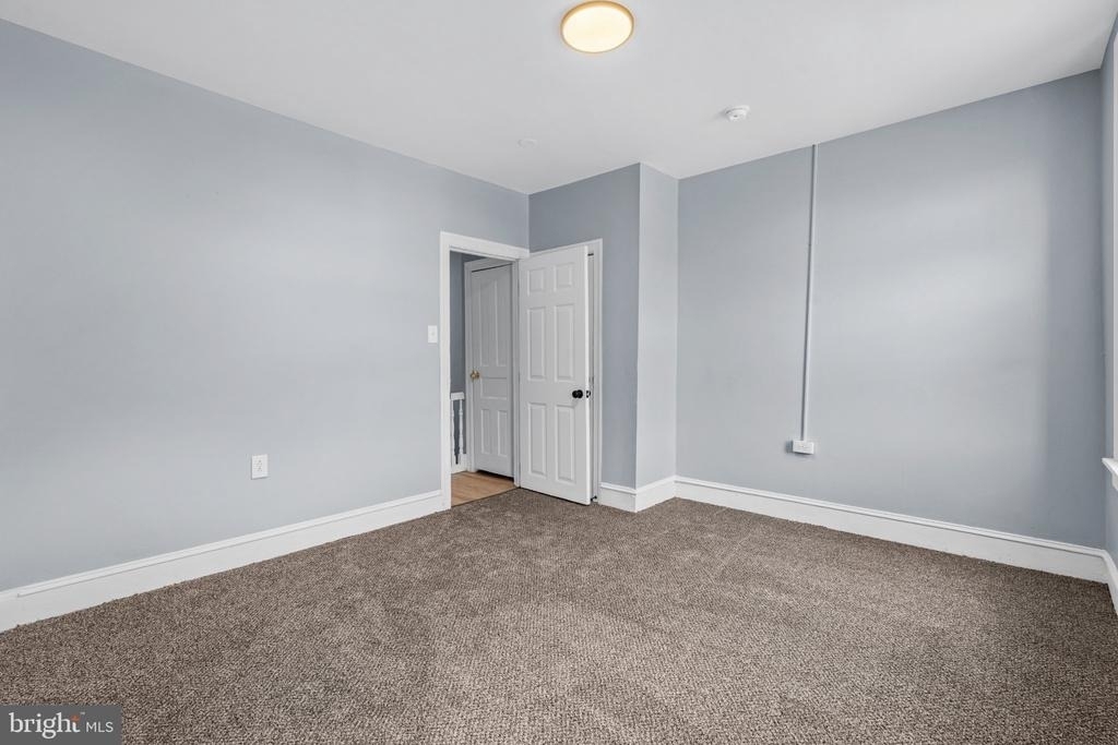 1835 W Juniata Street - Photo 8