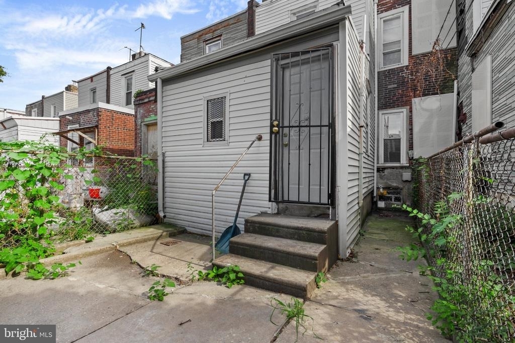 1835 W Juniata Street - Photo 10