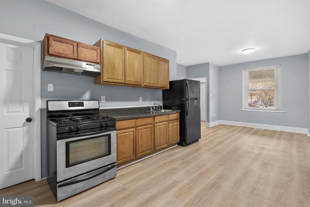 1835 W Juniata Street - Photo 1