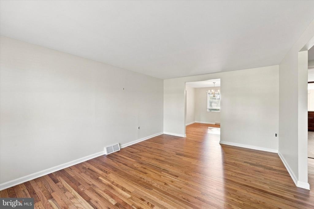 320 Richardson Road - Photo 3