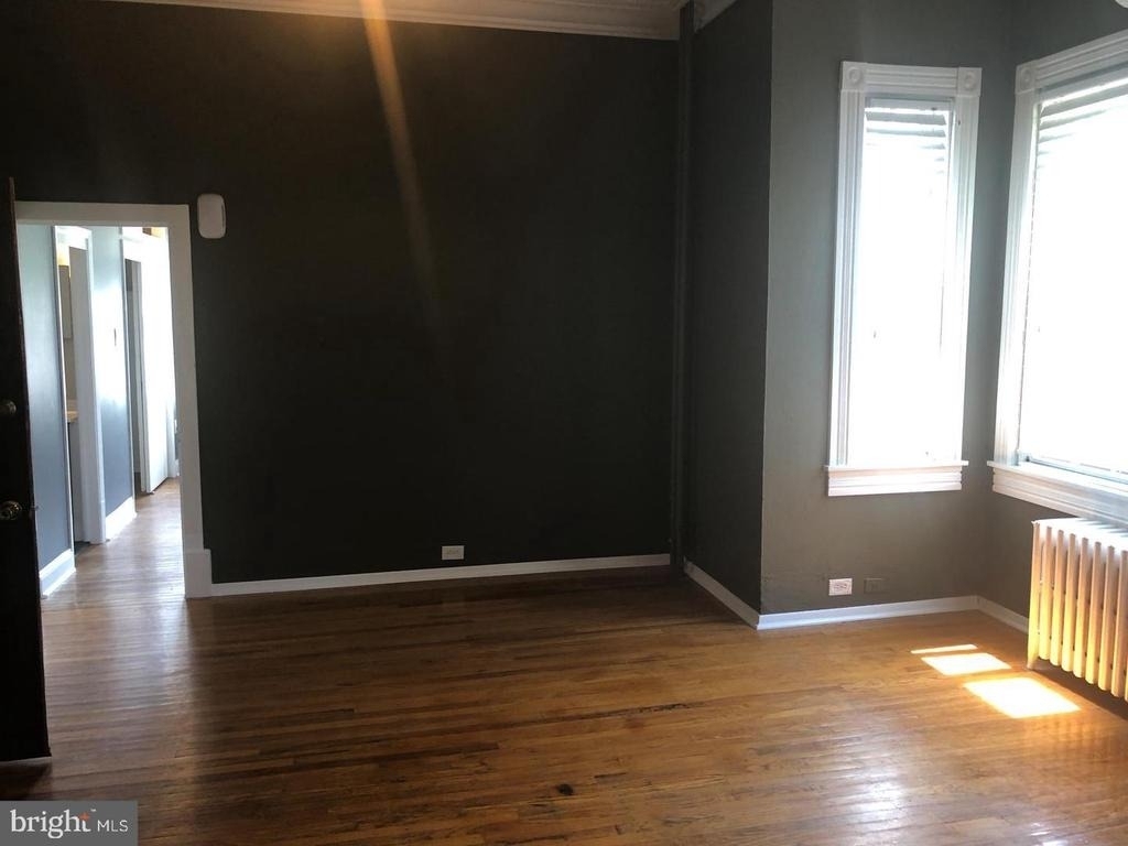 1013 Lafayette Avenue - Photo 2