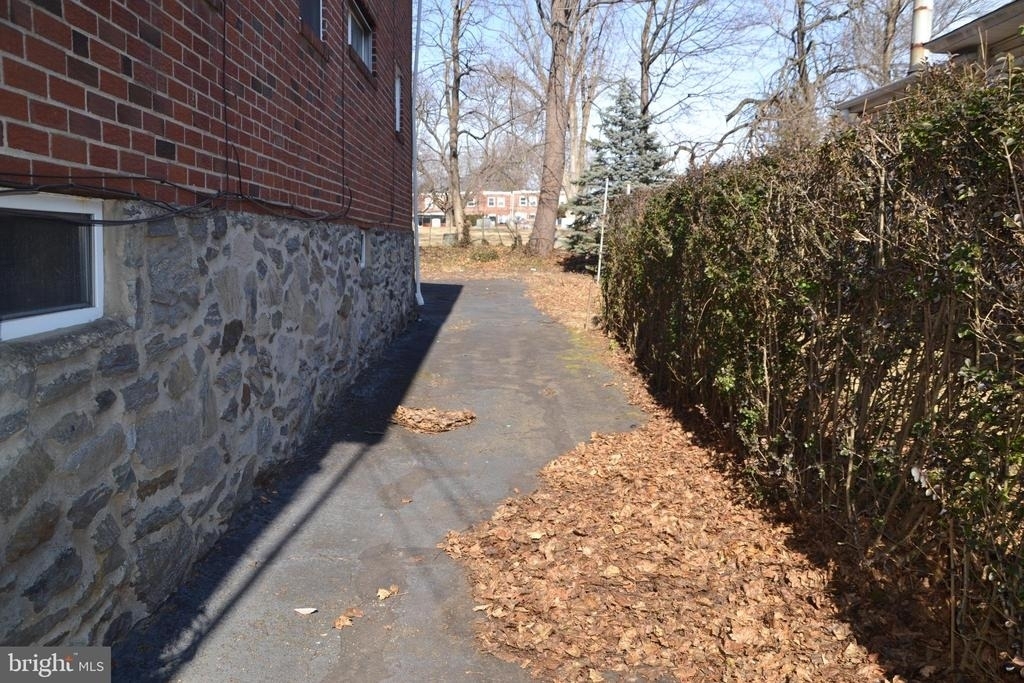 246 Ardmore Avenue - Photo 21