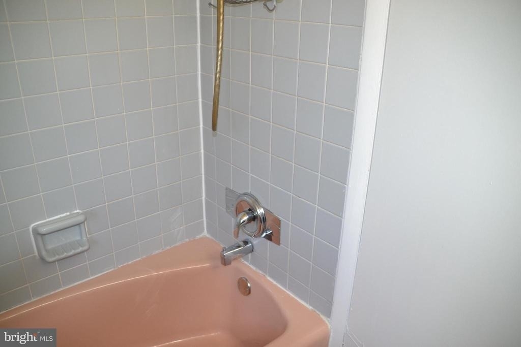 246 Ardmore Avenue - Photo 12