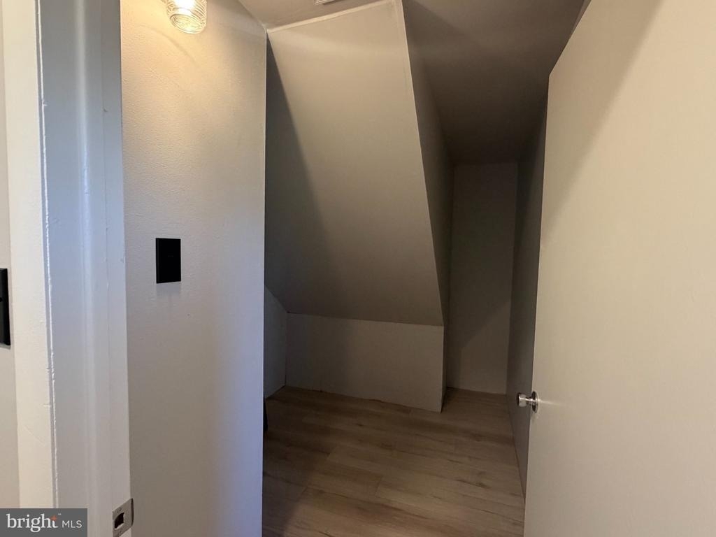 1048 Gray Avenue - Photo 4