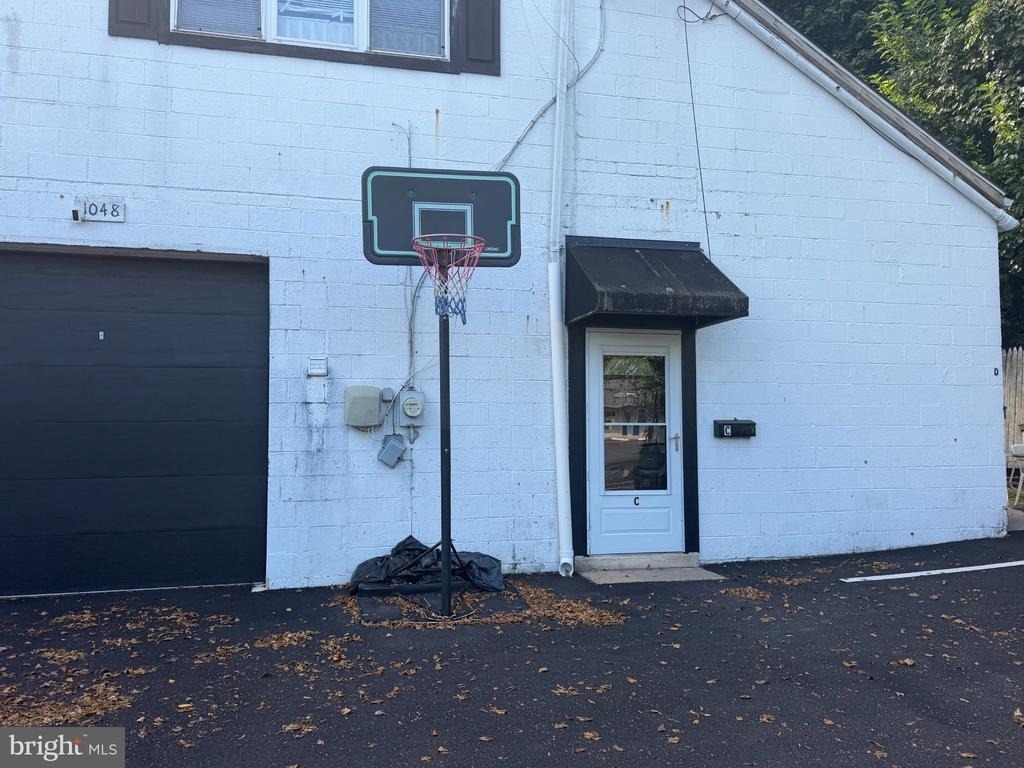 1048 Gray Avenue - Photo 1