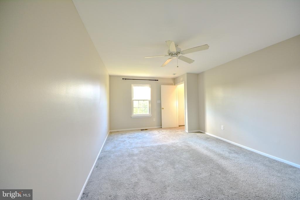 1404 Saxony Drive - Photo 20