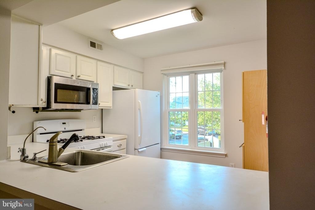 1404 Saxony Drive - Photo 9