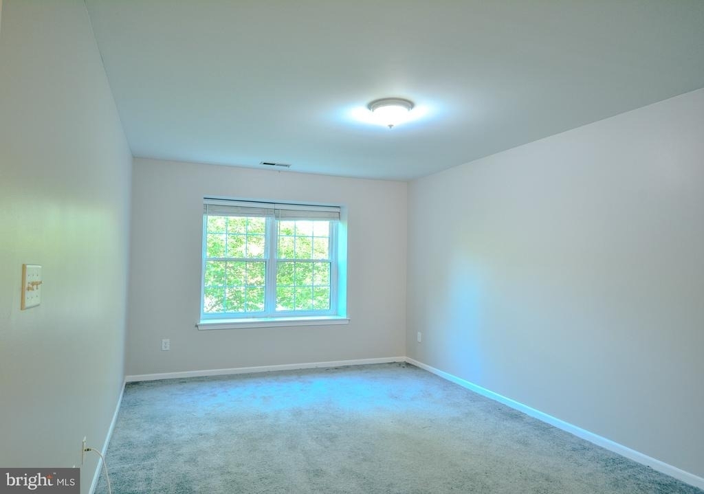1404 Saxony Drive - Photo 15