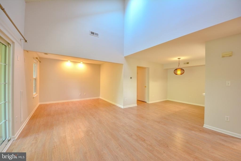 1404 Saxony Drive - Photo 7
