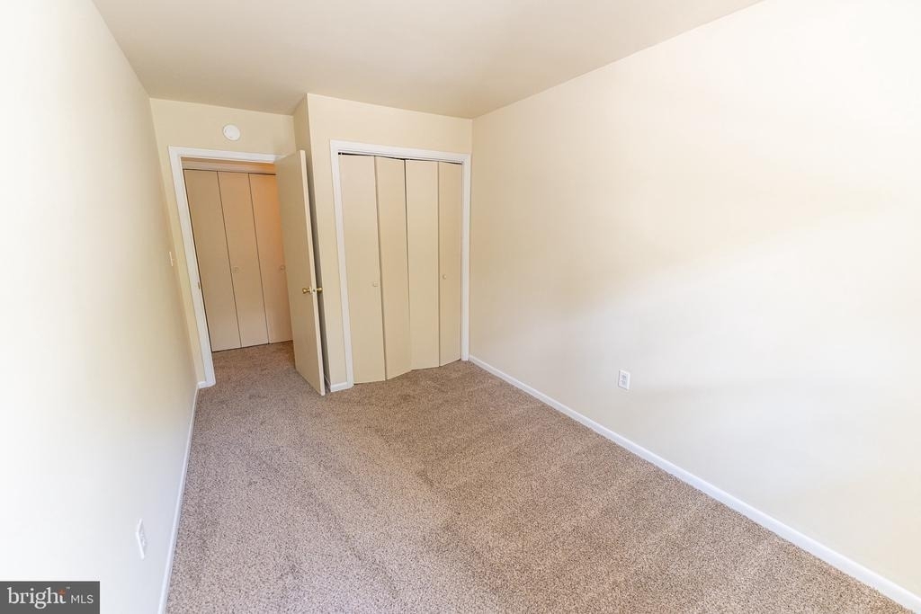 746 Hemlock Street - Photo 35