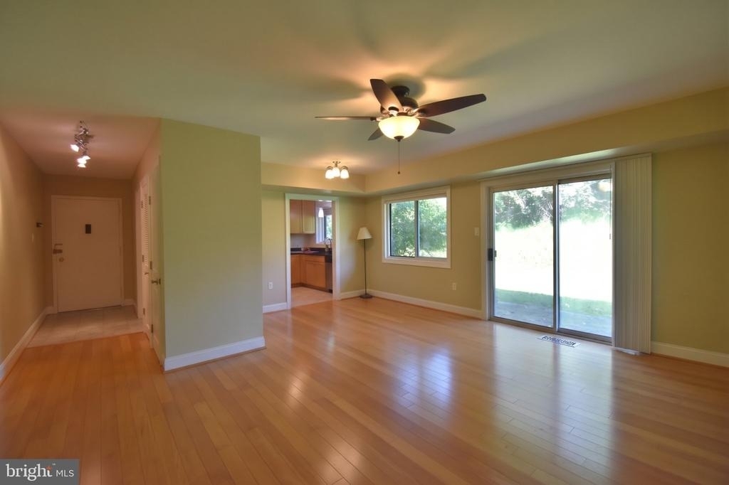 10650 Weymouth Street - Photo 4