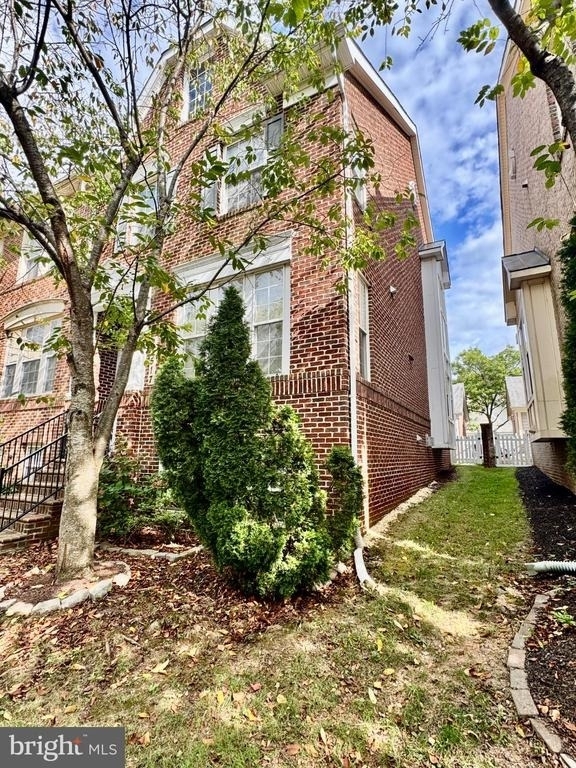 23517 Gardenside Place - Photo 1