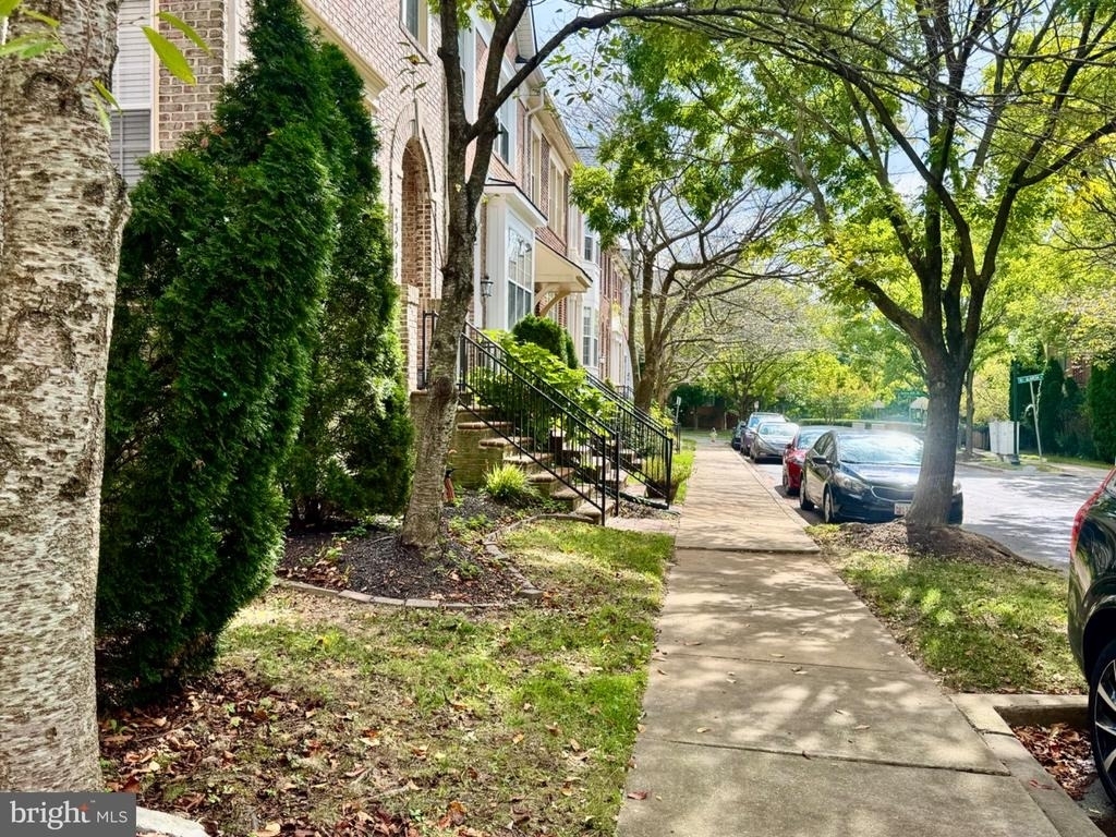 23517 Gardenside Place - Photo 28