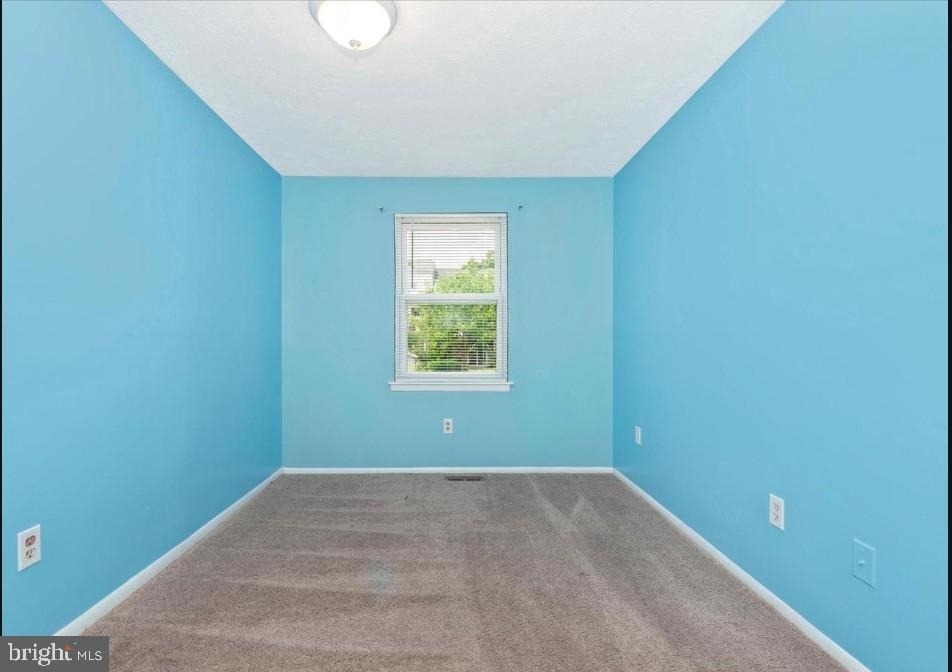 381 W Thornhill - Photo 16