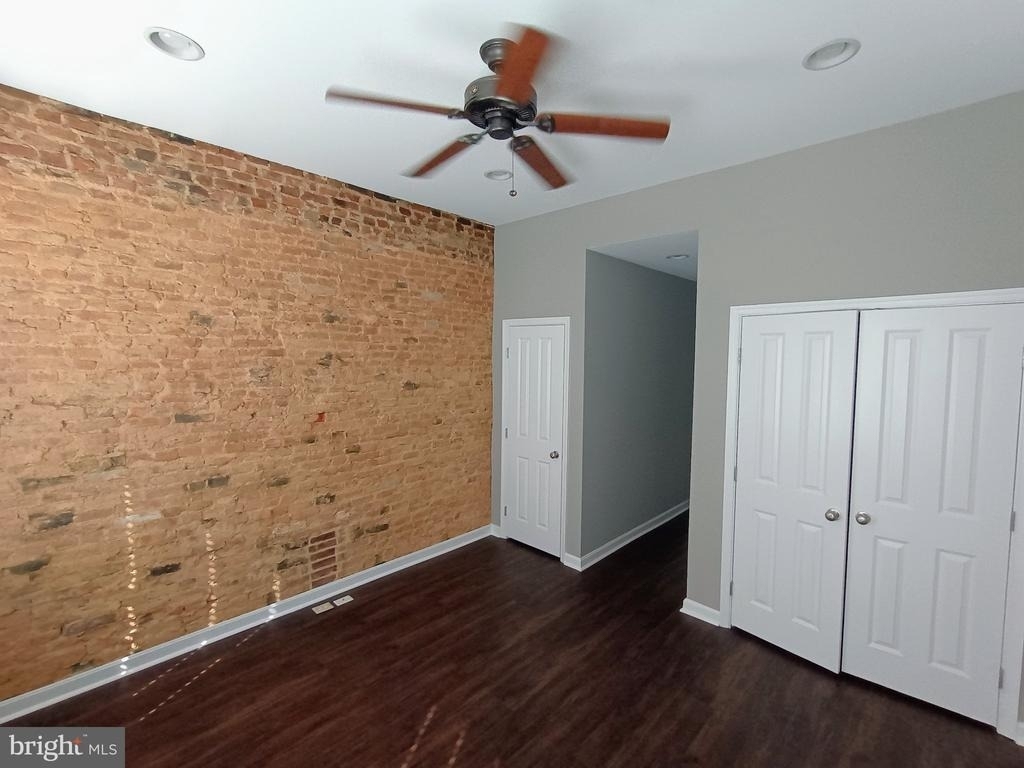 1 Clinton Street N - Photo 25