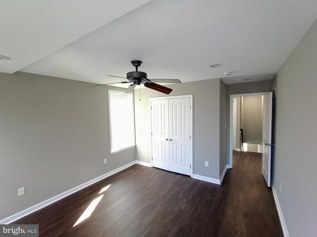 1 Clinton Street N - Photo 21