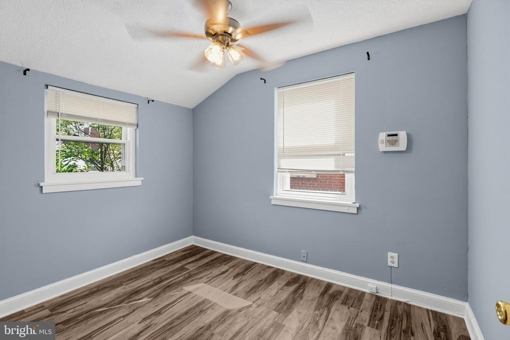 644 Burns Street Se - Photo 8