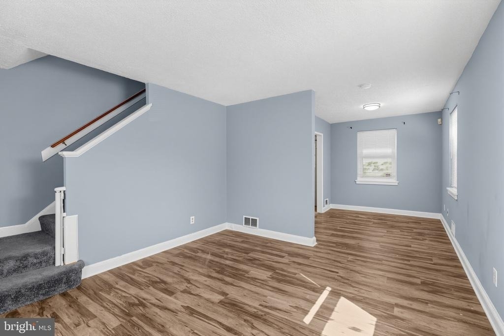 644 Burns Street Se - Photo 6
