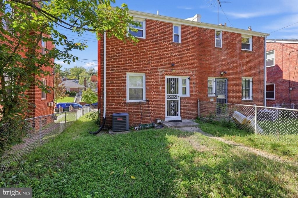 644 Burns Street Se - Photo 15