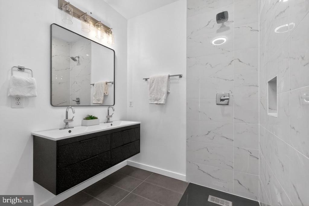 1515 C Street Ne - Photo 9