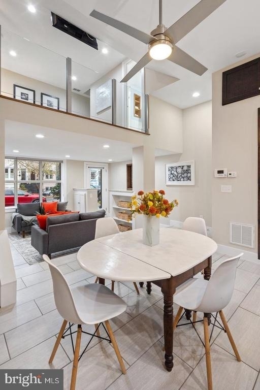 715 F Street Ne - Photo 2
