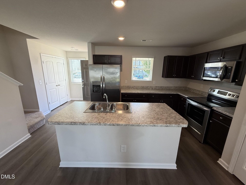 1066 Peony Lane - Photo 1