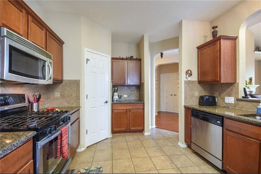 15504 Staked Plains Loop - Photo 9