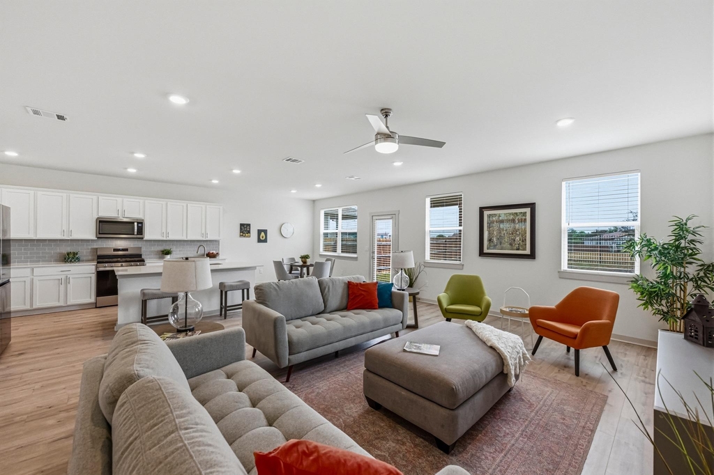 7511 Traylor Cv - Photo 2