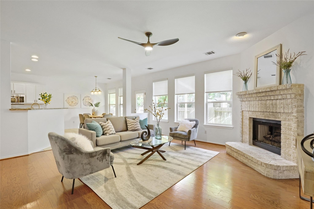 2302 Kristen Ln - Photo 3