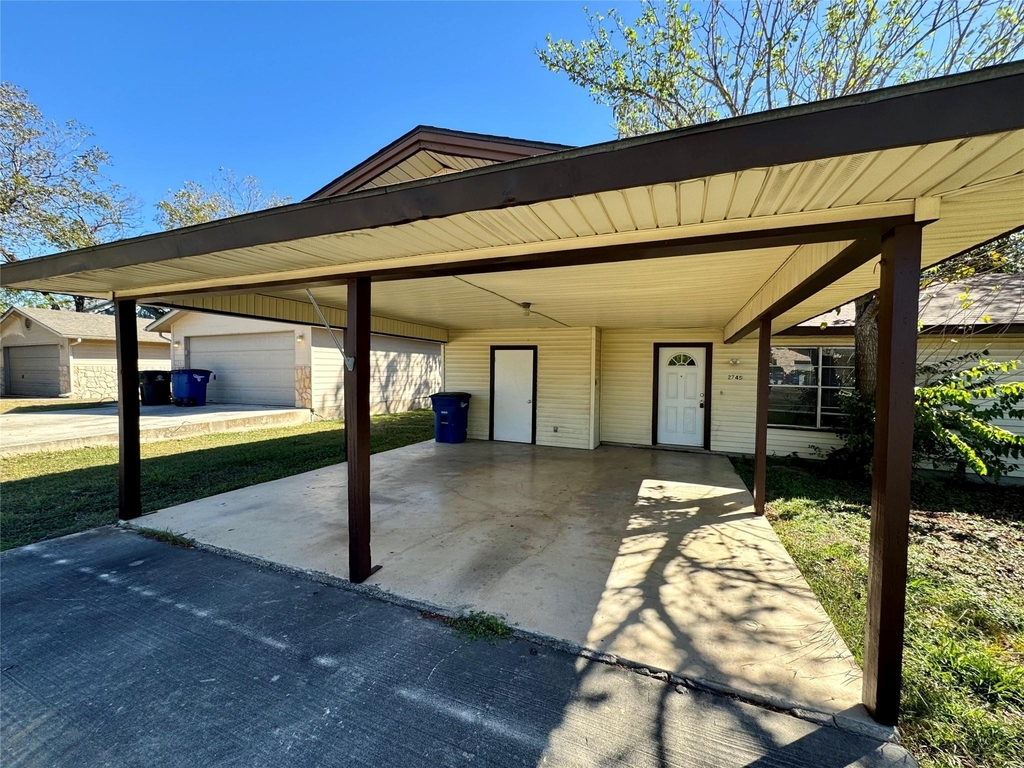 2745 Maple Tree Rd - Photo 0