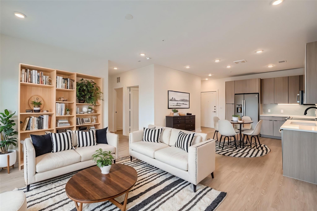 4802 S Congress Ave - Photo 2