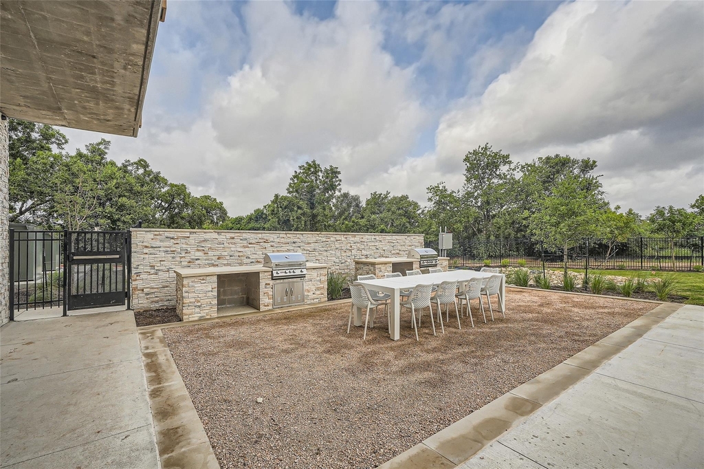 4802 S Congress Ave - Photo 11