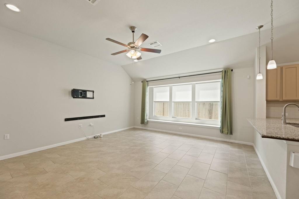 16301 Fetching Ave - Photo 6