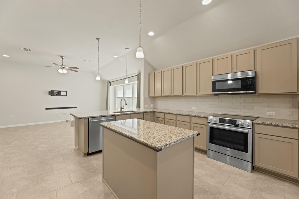 16301 Fetching Ave - Photo 10