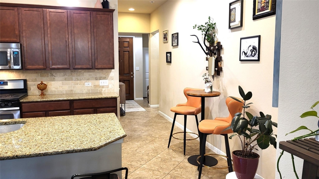 413 Anacua Loop - Photo 2