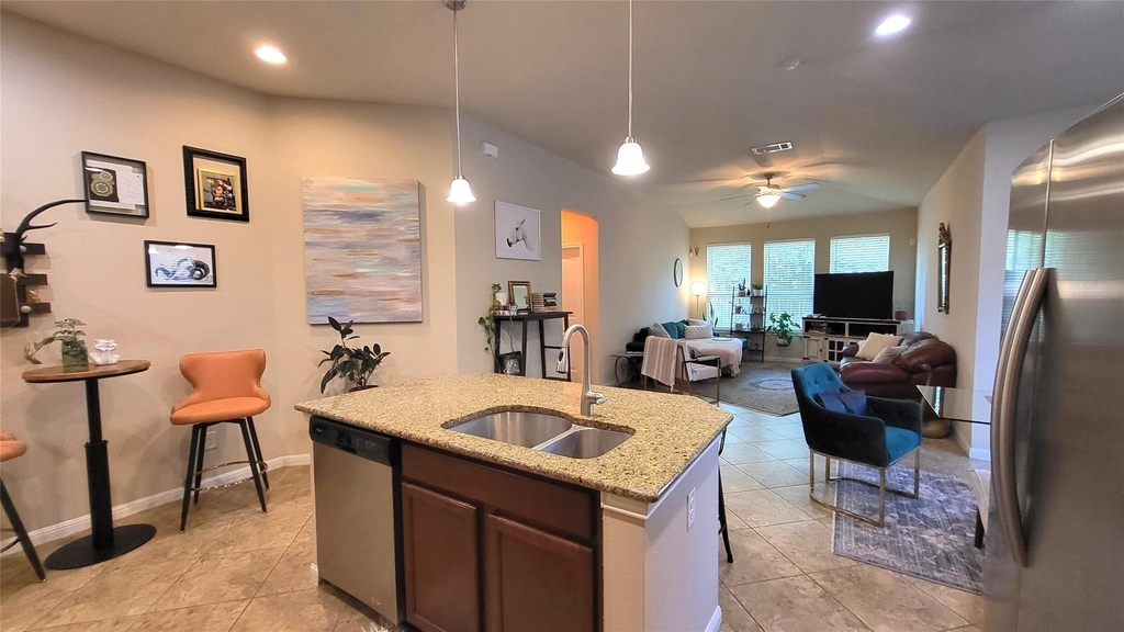 413 Anacua Loop - Photo 5